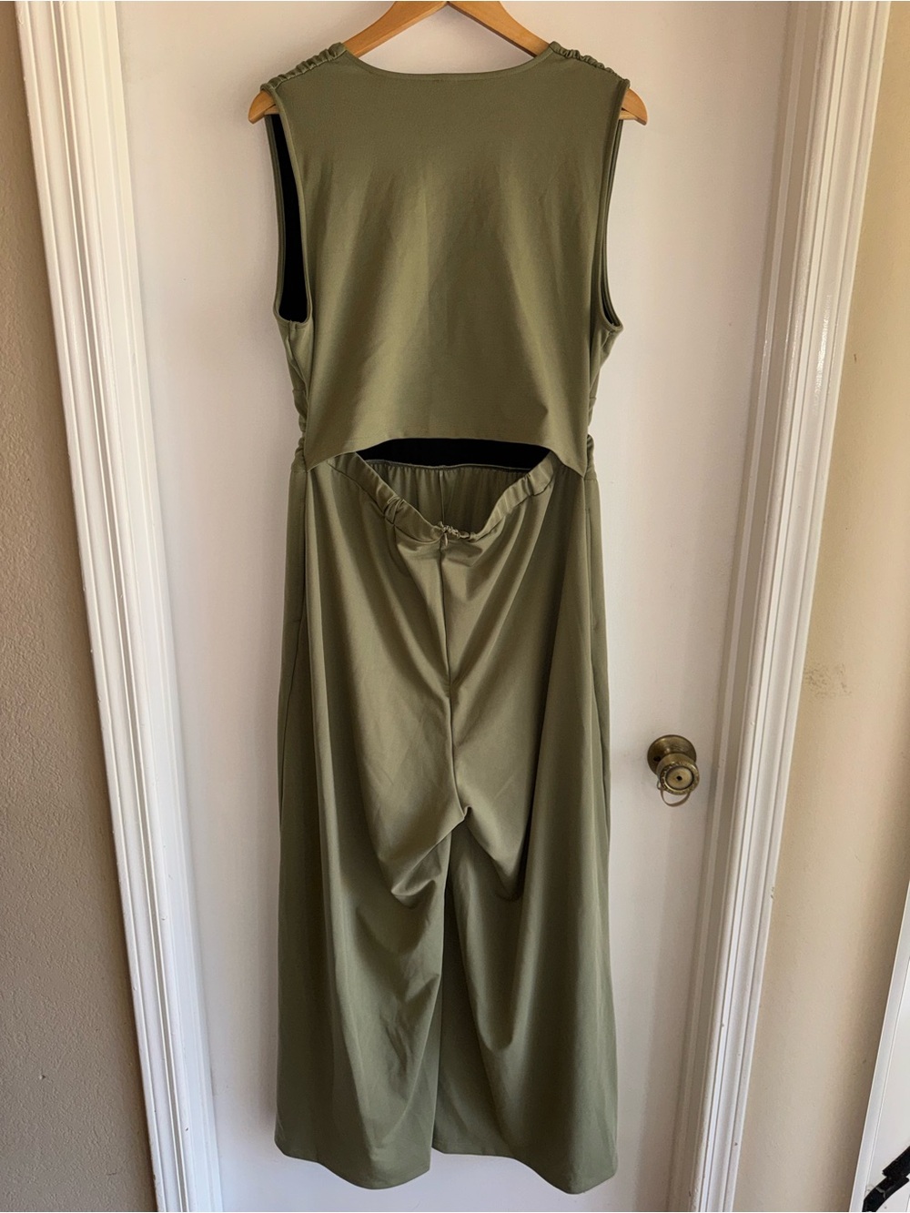 NWOT Halara V Neck Sleeveless Ruched Pocket Jumpsuit-Easy Peezy - Picture 6 of 12